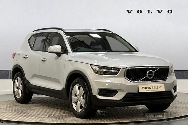 Silver Used 2022 Volvo XC40 Momentum SUV | £18,790 (Fair price) - Image 1/1