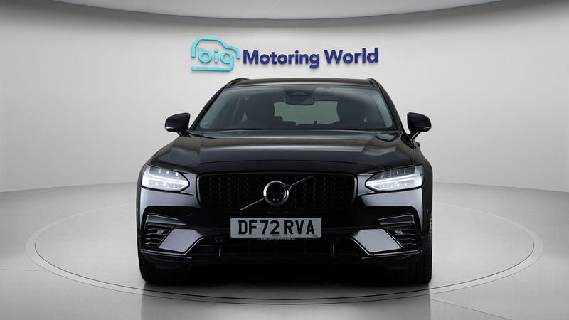 Used Volvo V90 Plus 249 HP (183 kW) 2023 Estate