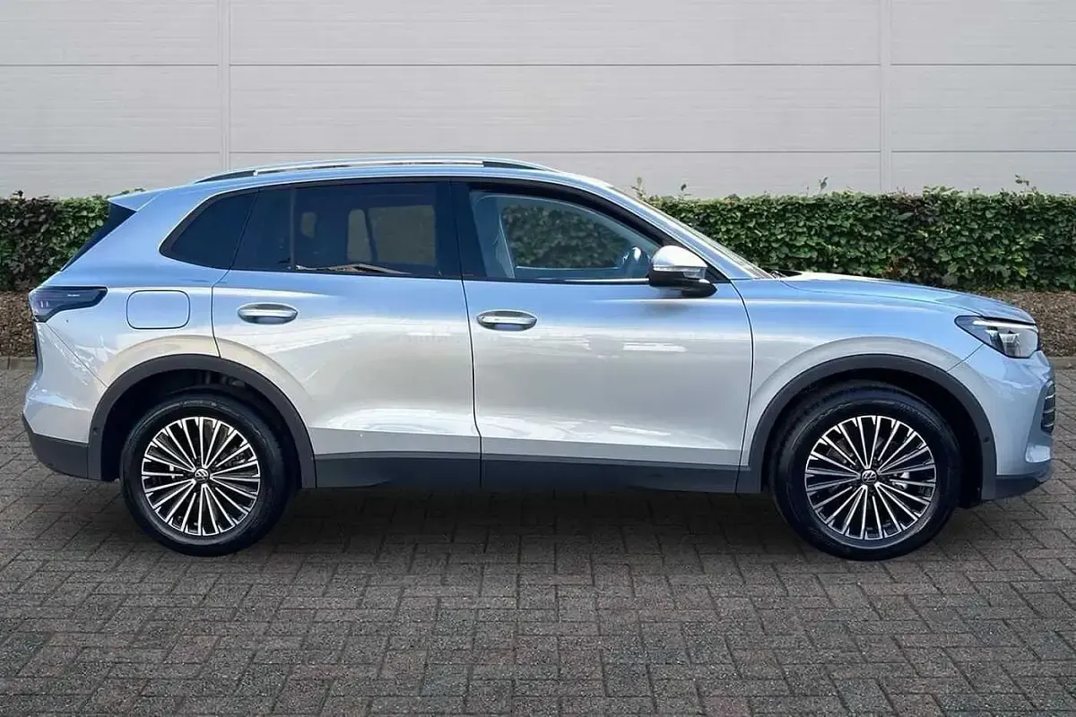 New VW Tiguan Match 150 HP (110 kW) 2026 Oyster silver SUV
