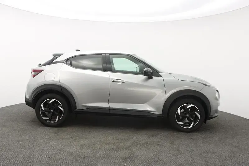 Used Nissan Juke N-Connecta 114 HP (83 kW) 2024 Silver SUV