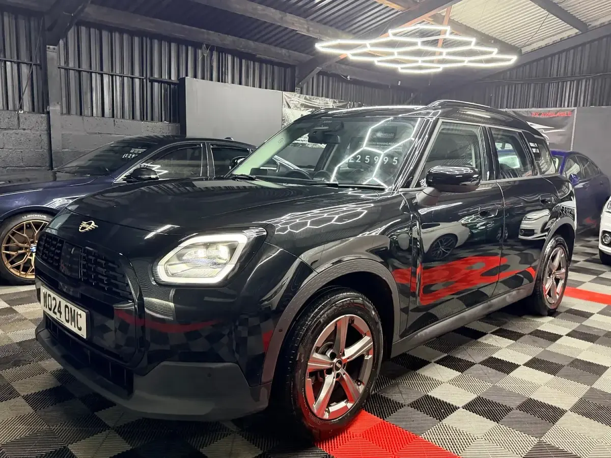 Used Mini Countryman Classic 170 HP (125 kW) 2024 Black SUV