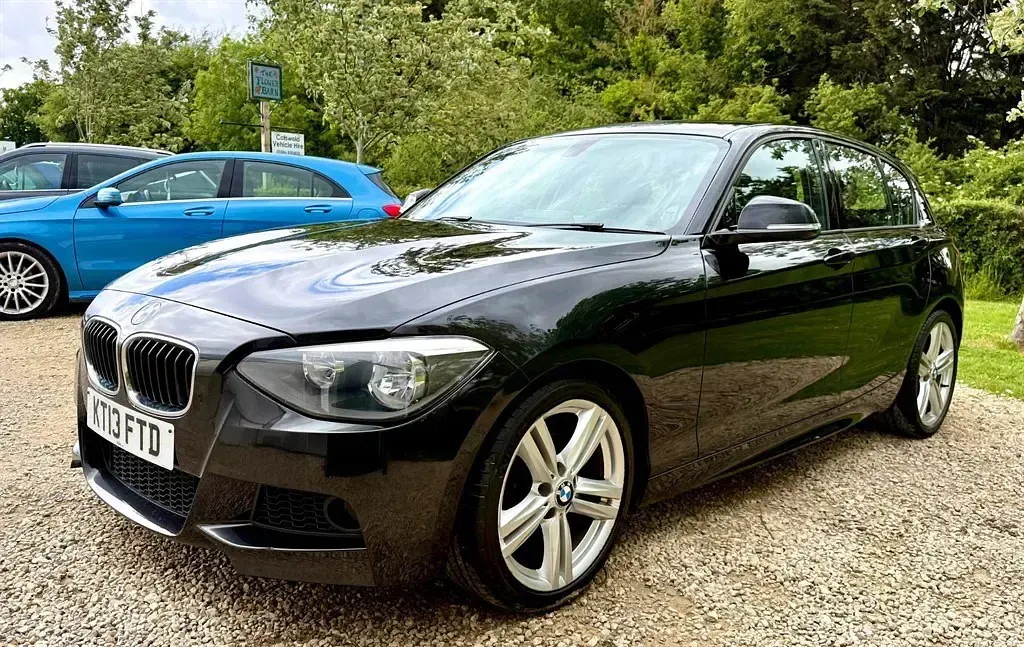 Begagnad BMW 120 M Sport 2013 Svart Halvkombi