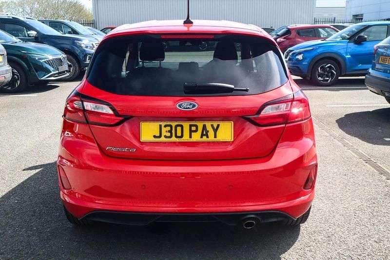 Usado Ford Fiesta ST-Line 99 HP (72 kW) 2023 Vermelho Citadino