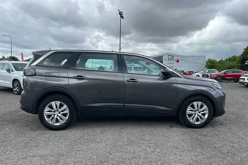 Second-hand Peugeot 5008 Active Premium 130 CP (95 kW) 2022 Gri SUV