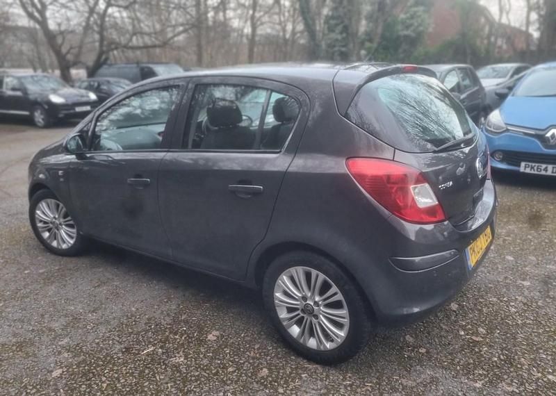 Begagnad Vauxhall Corsa 100 HK (73 kW) 2013 Grå Halvkombi
