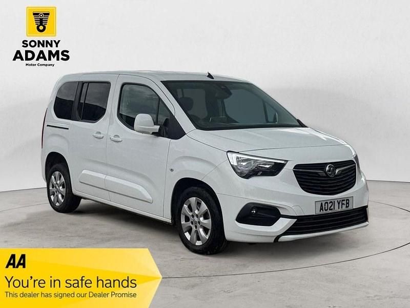 Used Vauxhall Combo 100 HP (73 kW) 2021 White MPV