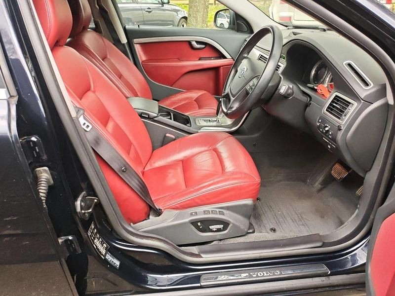 Used Volvo V70 SE Lux 2010 Blue Estate