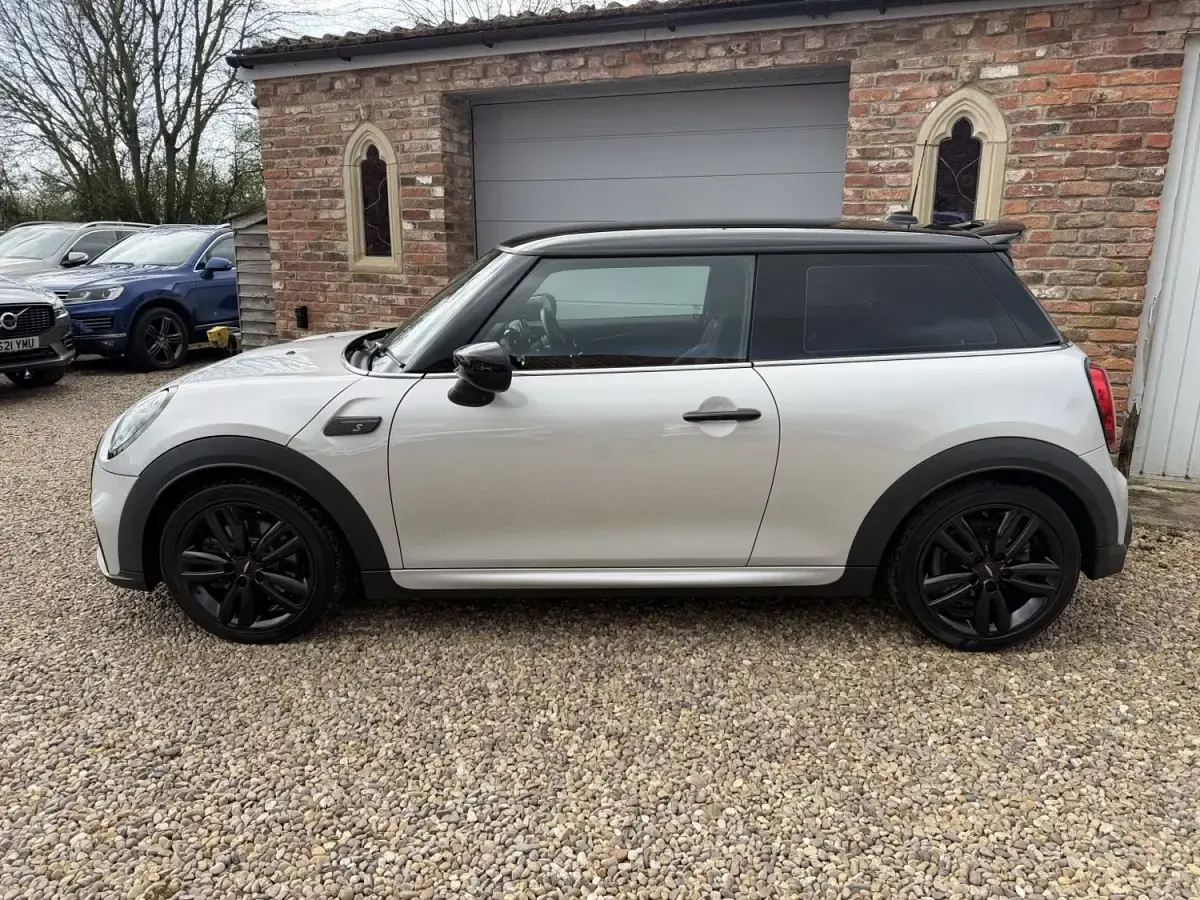 Usado Mini Cooper S Hatch 2021 Plateado Utilitario