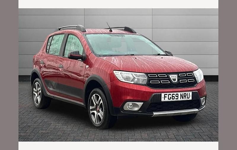 Used Dacia Sandero Stepway 90 HP (66 kW) 2019 Red SUV