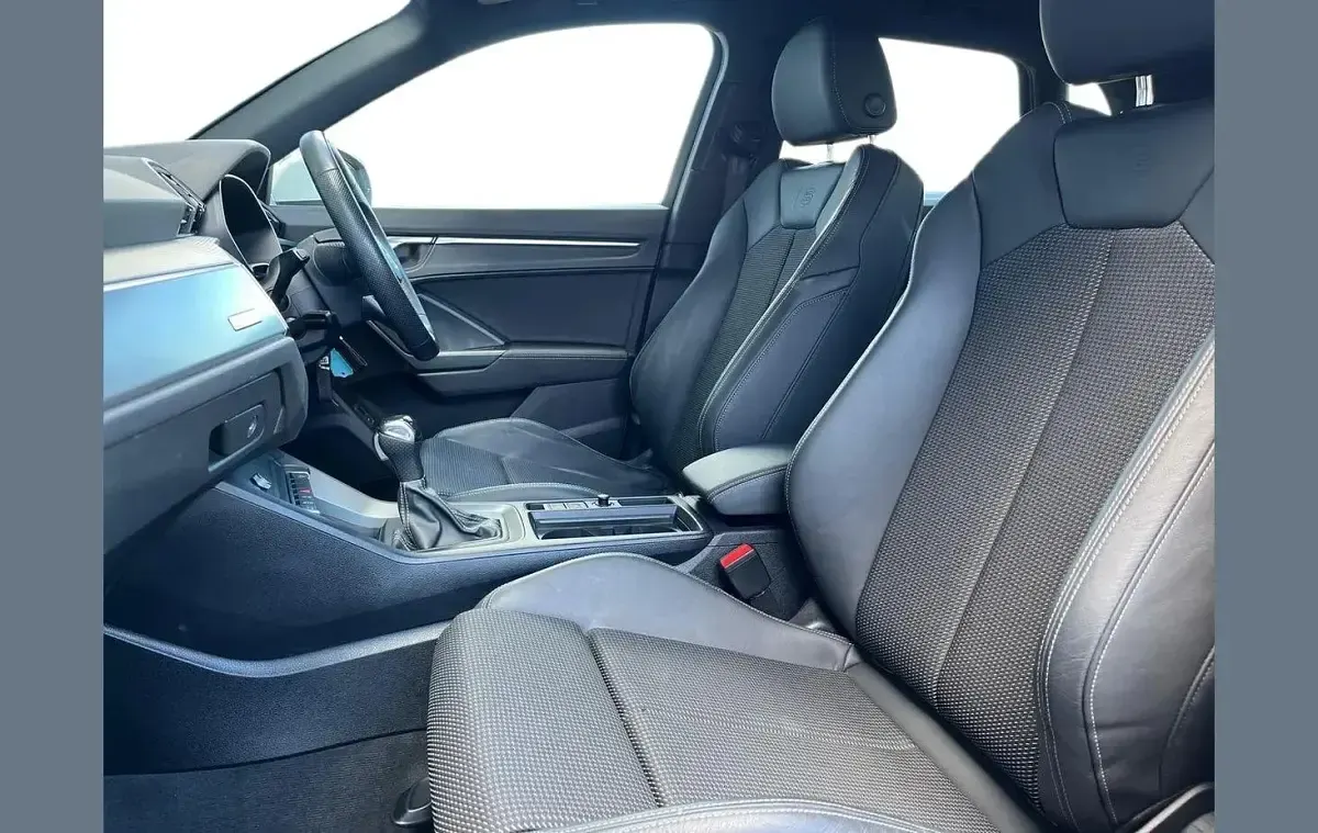 Second-hand Audi Q3 S-Line 150 CP (110 kW) 2023 Alb SUV