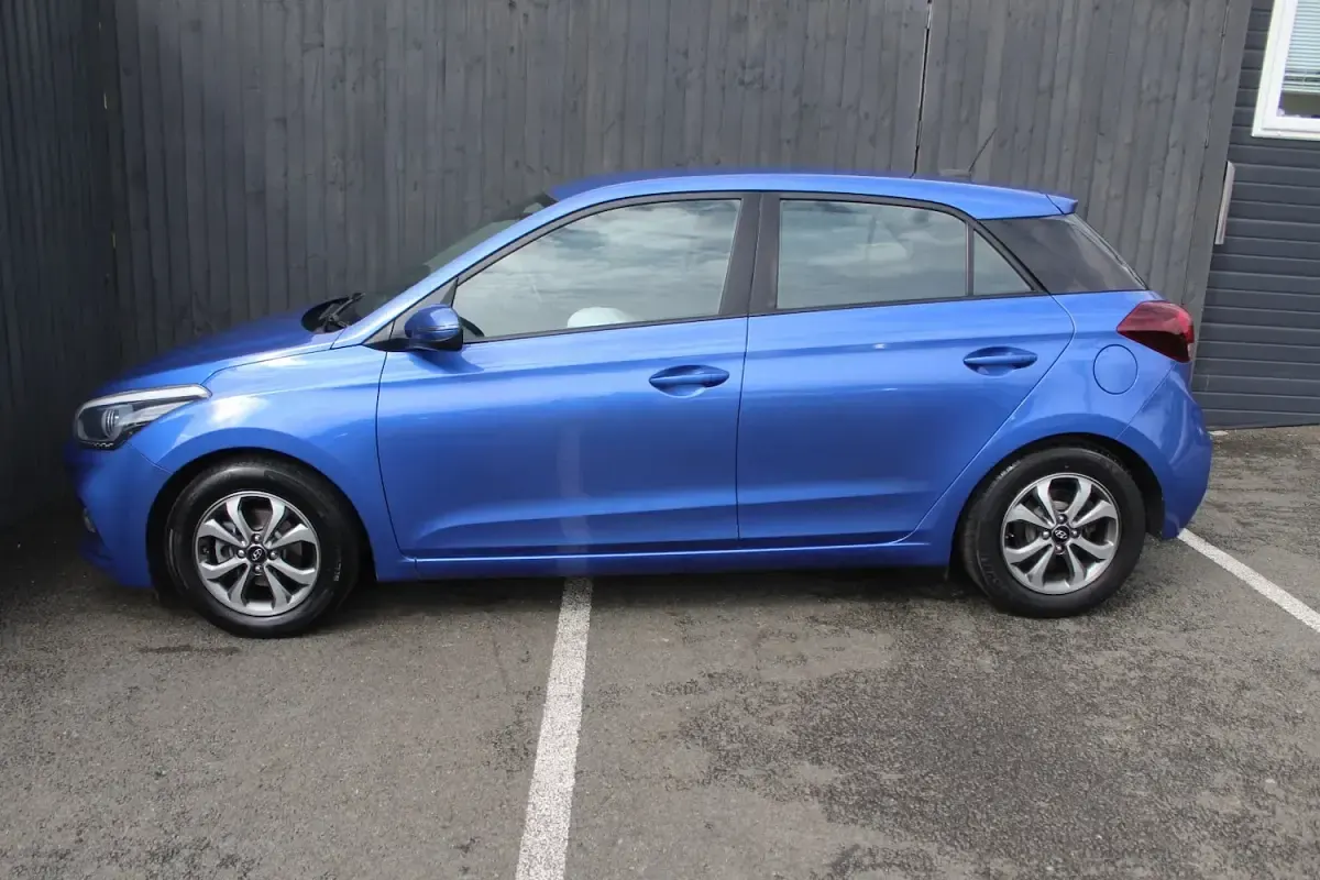 Used Hyundai i20 SE 84 HP (61 kW) 2019 Blue Hatchback