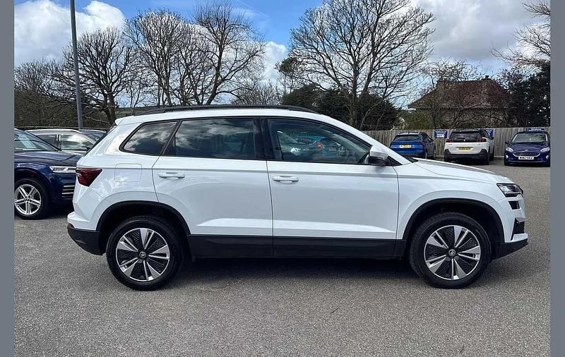 Used Skoda Karoq SE Drive 147 HP (108 kW) 2022 Moon white metallic SUV