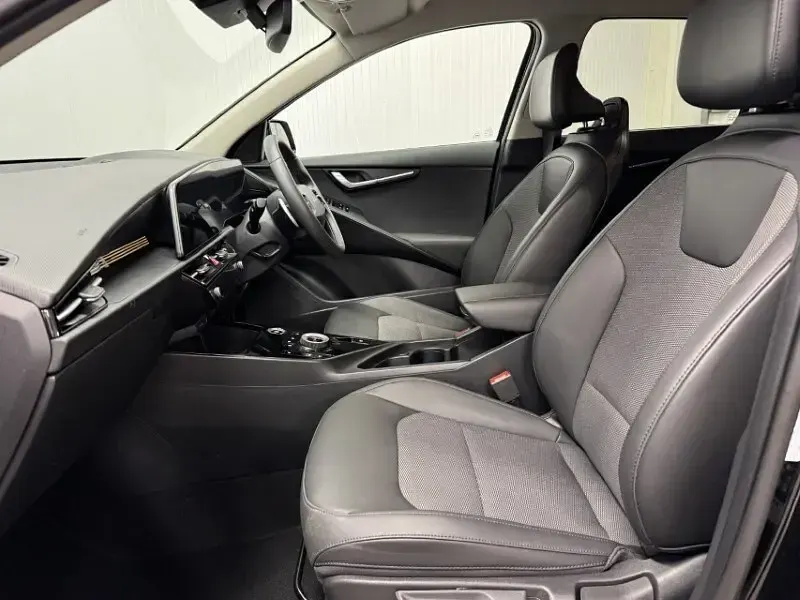 Used Kia Niro 2025 Black SUV
