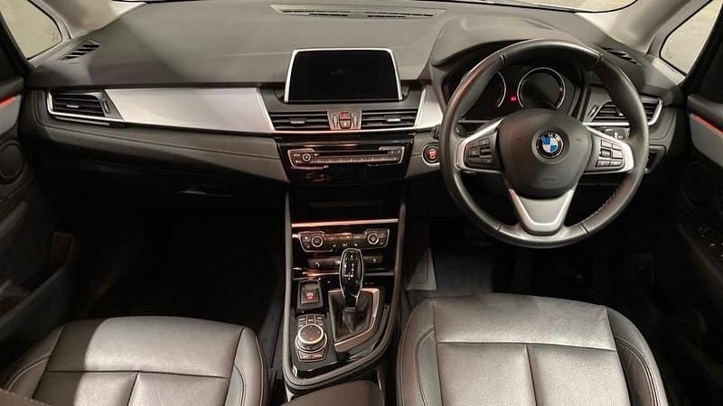 Used BMW 218 Active Tourer Luxury Line 138 HP (101 kW) 2020 Silver MPV