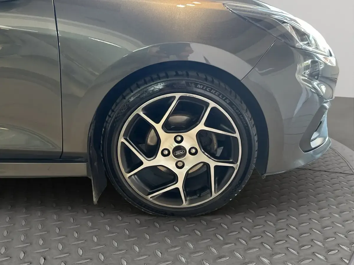 Used Ford Fiesta ST 200 HP (147 kW) 2018 Grey Hatchback