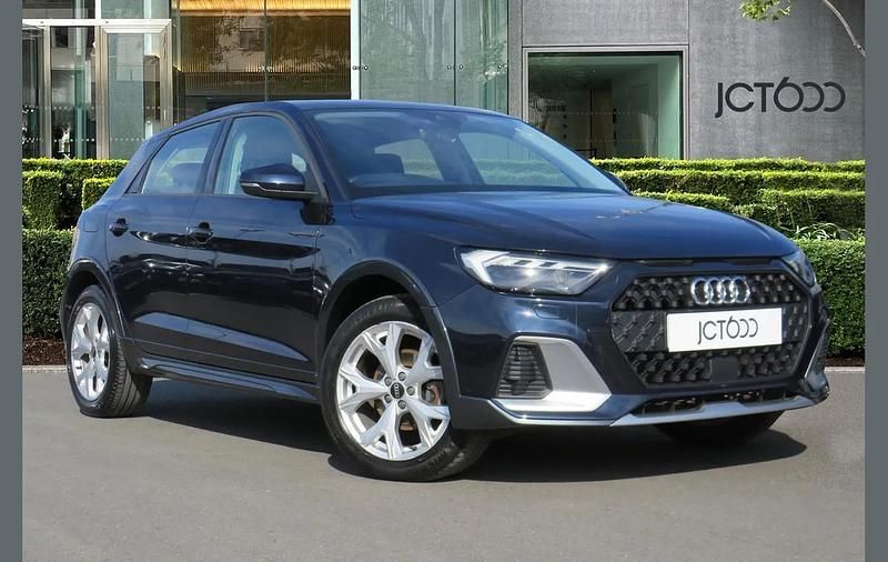Used Audi A1 Design 113 HP (83 kW) 2020 Blue SUV