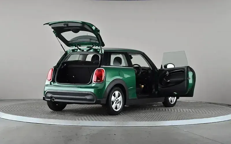 Used Mini Cooper Classic 136 HP (100 kW) 2022 Green Hatchback