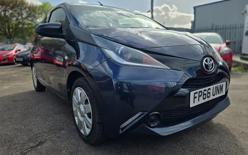 Begagnad Toyota Aygo X-play 69 HK (50 kW) 2018 Halvkombi
