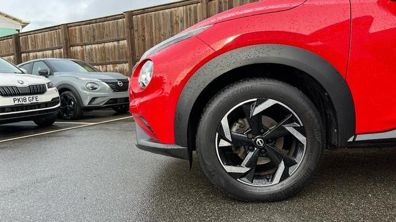 Used Nissan Juke N-Connecta 114 HP (83 kW) 2022 Red SUV