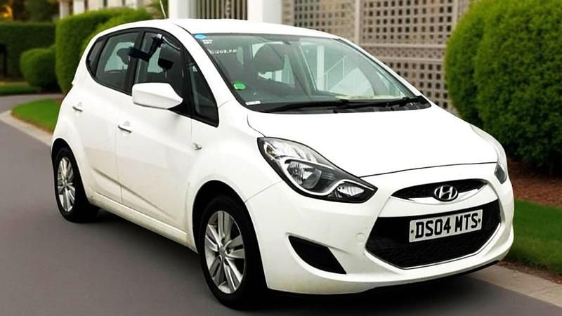 Used Hyundai ix20 Active 123 HP (90 kW) 2012 White Hatchback