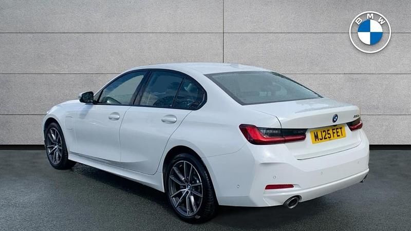 Used BMW 330e Sport Line 288 HP (211 kW) 2025 White