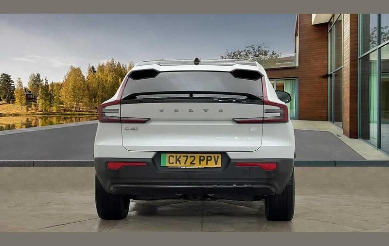 Used Volvo C40 Ultimate 169 kW (231 HP) 2022 White SUV