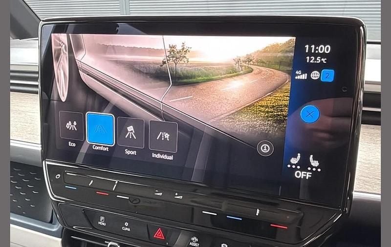 Usado VW ID. Buzz Pro 150 kW (204 HP) 2023 Branco Monovolume