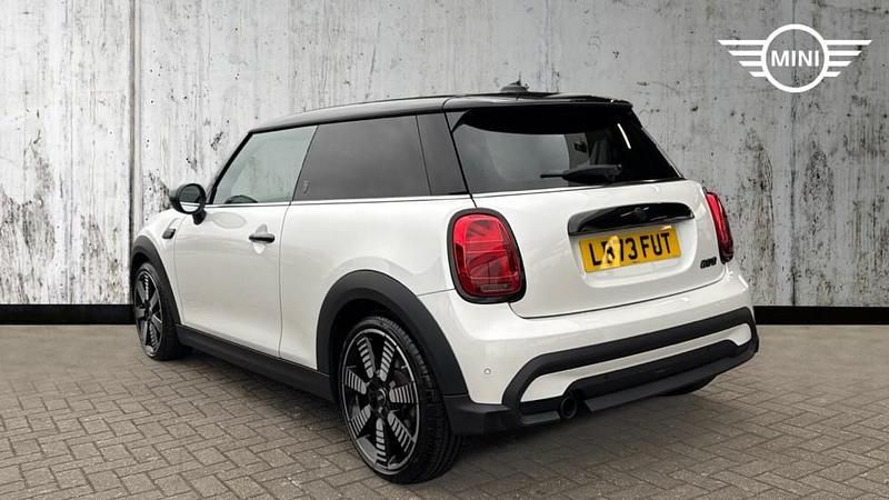 Used Mini Cooper Exclusive 134 HP (98 kW) 2023 White Hatchback