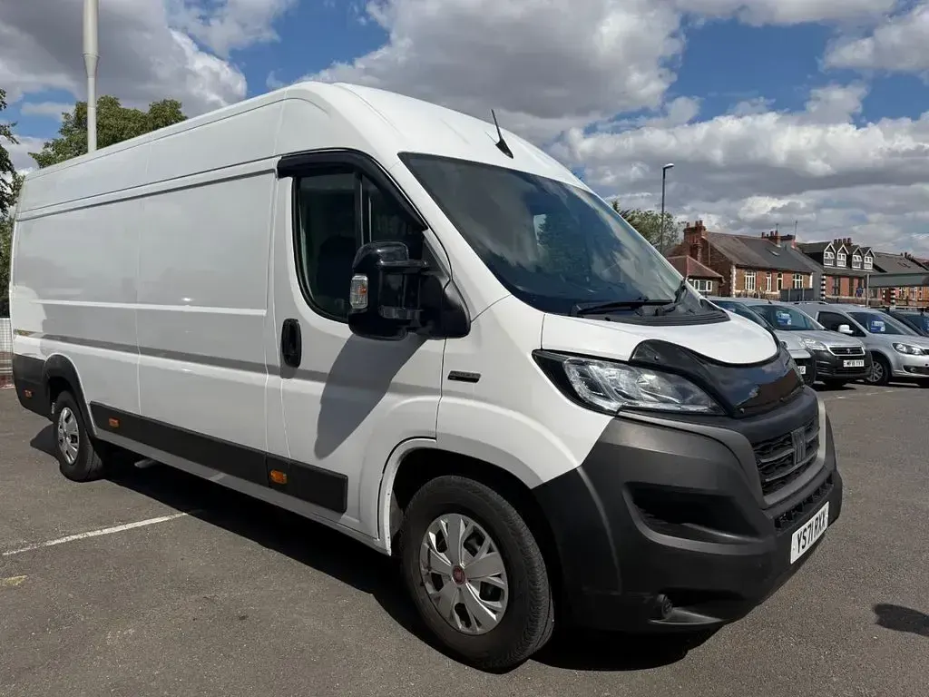 Used Fiat Ducato 140 HP (102 kW) 2021 White Van