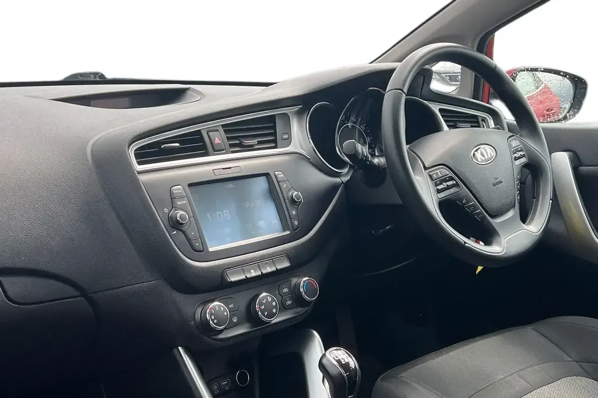 Used Kia Ceed 136 HP (100 kW) 2018 Red Hatchback