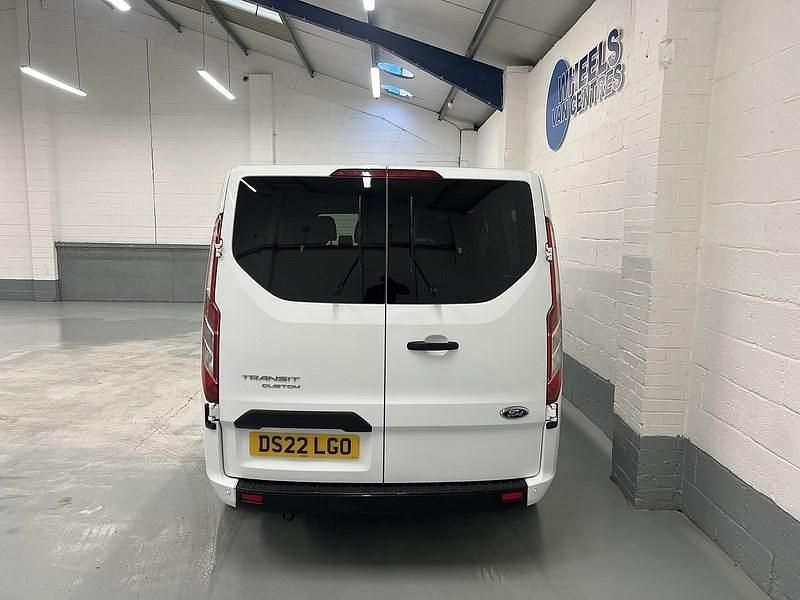 Used Ford Transit Custom Trend 2022 White Estate