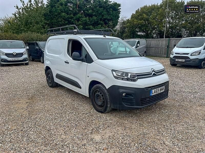 Used Citroën Berlingo PureTech 110 HP (80 kW) 2020 White MPV