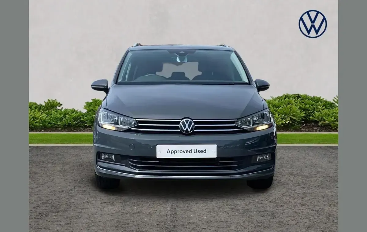 Used VW Touran SEL 150 HP (110 kW) 2023 Grey MPV