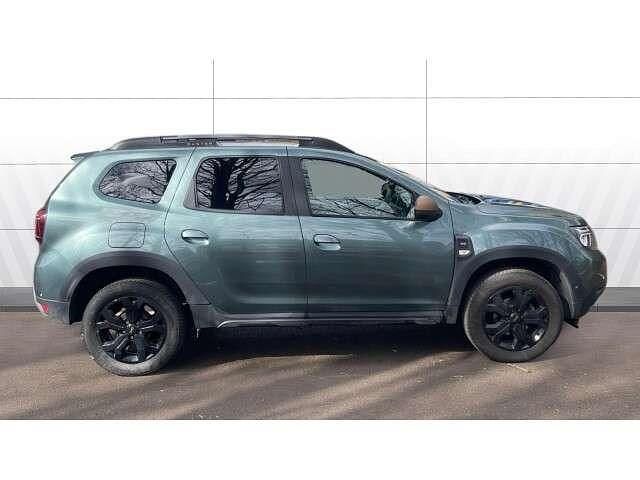 Used Dacia Duster Extreme 115 HP (84 kW) 2023 Green SUV