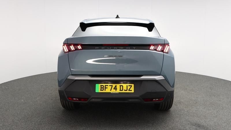 Used Peugeot e-3008 Allure 154 kW (210 HP) 2024 Blue SUV