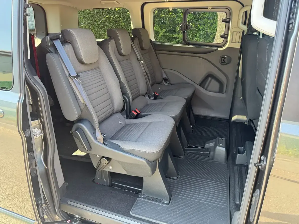Used Ford Tourneo Titanium 130 HP (95 kW) 2019 Grey MPV
