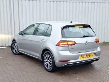 Used VW Golf VII SE 130 HP (95 kW) 2018 Silver Hatchback