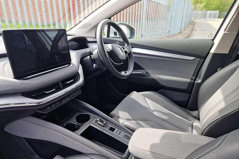 Used Skoda Enyaq iV 125 kW (170 HP) 2024 White SUV