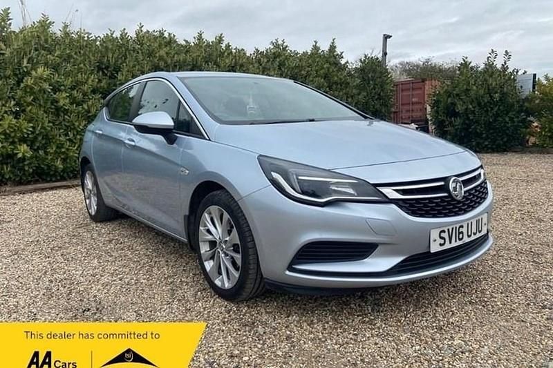 Used Vauxhall Astra 100 HP (73 kW) 2016 Silver Hatchback