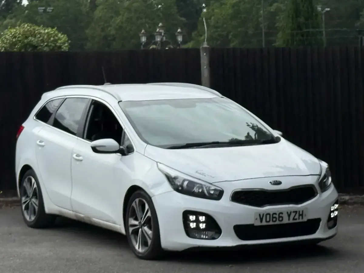Used Kia Ceed Sportswagon GT-Line 136 HP (100 kW) 2016 White Estate