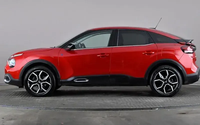 Used Citroën e-C4 Shine 100 kW (136 HP) 2023 Red Hatchback