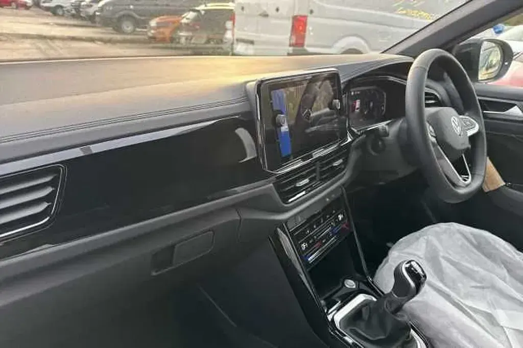 Ny VW T-Roc Design 115 HK (84 kW) 2026 Grå SUV