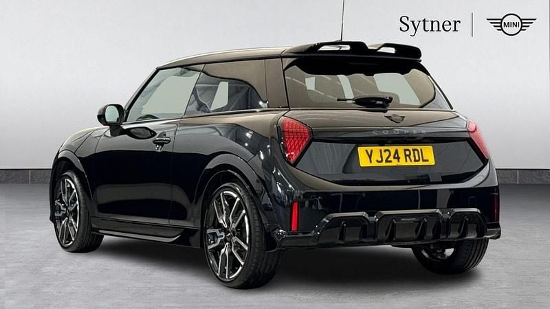 Used Mini Cooper Hatch 154 HP (113 kW) 2024 Black Hatchback
