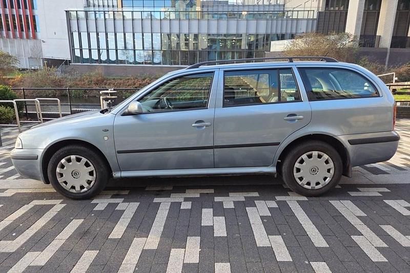 Grey Used 2004 Skoda Octavia Ambiente Estate | £1,550 (Good price) - Image 1/1
