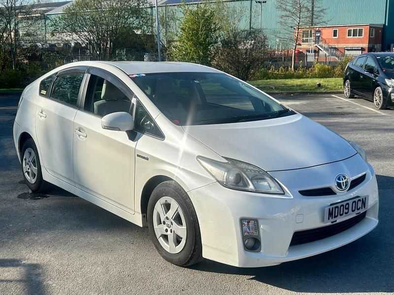 White Used 2025 Toyota Prius Hatchback | £4,090 - Image 1/3