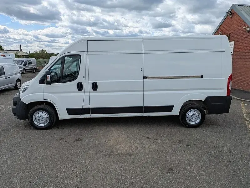 Usado Citroën Relay 140 CV (102 kW) 2020 Blanco Van