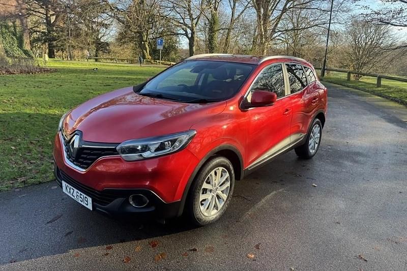 Red Used 2017 Renault Kadjar Dynamique SUV | £6,950 (Fair price) - Image 1/1