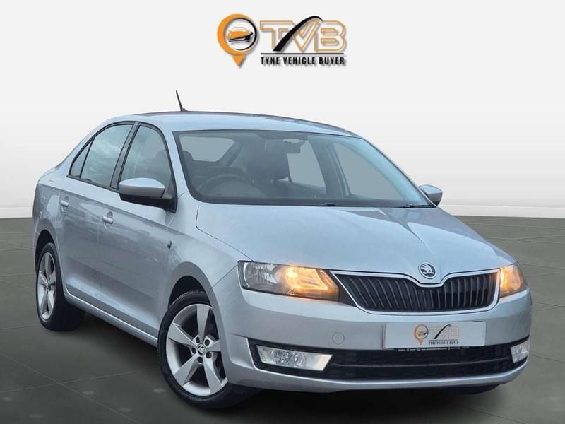 Silver Used 2014 Skoda Rapid SE Hatchback | £3,495 (Fair price) - Image 1/3