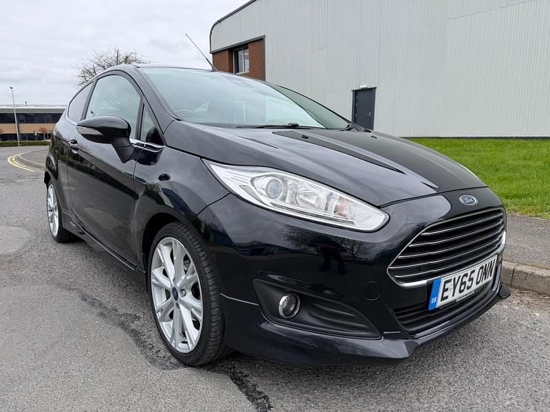 Used Ford Fiesta Titanium X 75 HP (55 kW) 2015 Black Hatchback