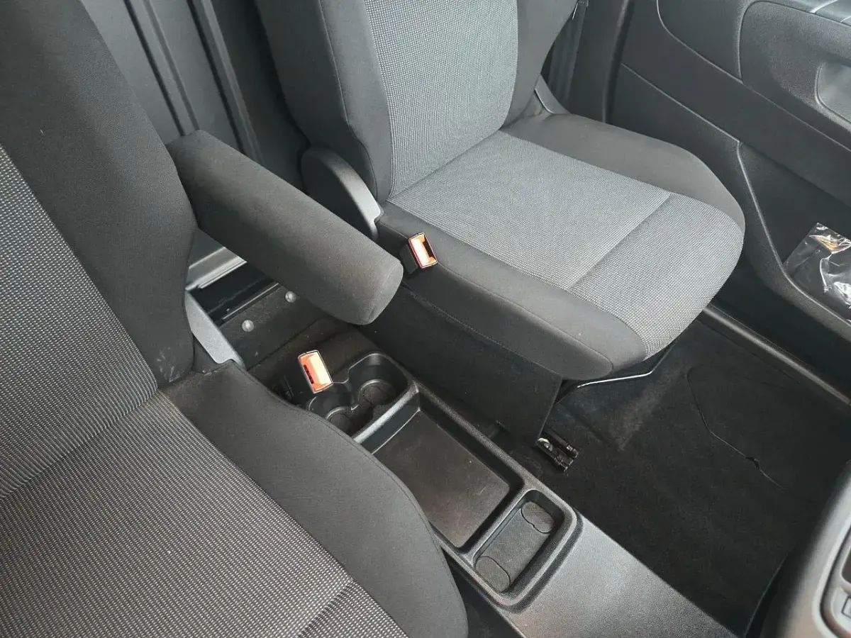 Usado Peugeot E-Partner 100 kW (136 CV) 2025 Gris Monovolumen